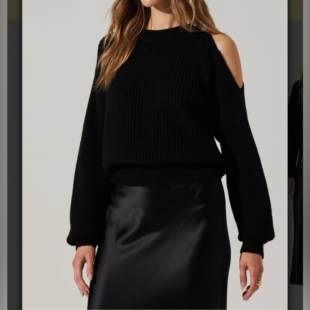 Brand New Astr Label Millicent Ribbed Cold Shoulder Sweater
